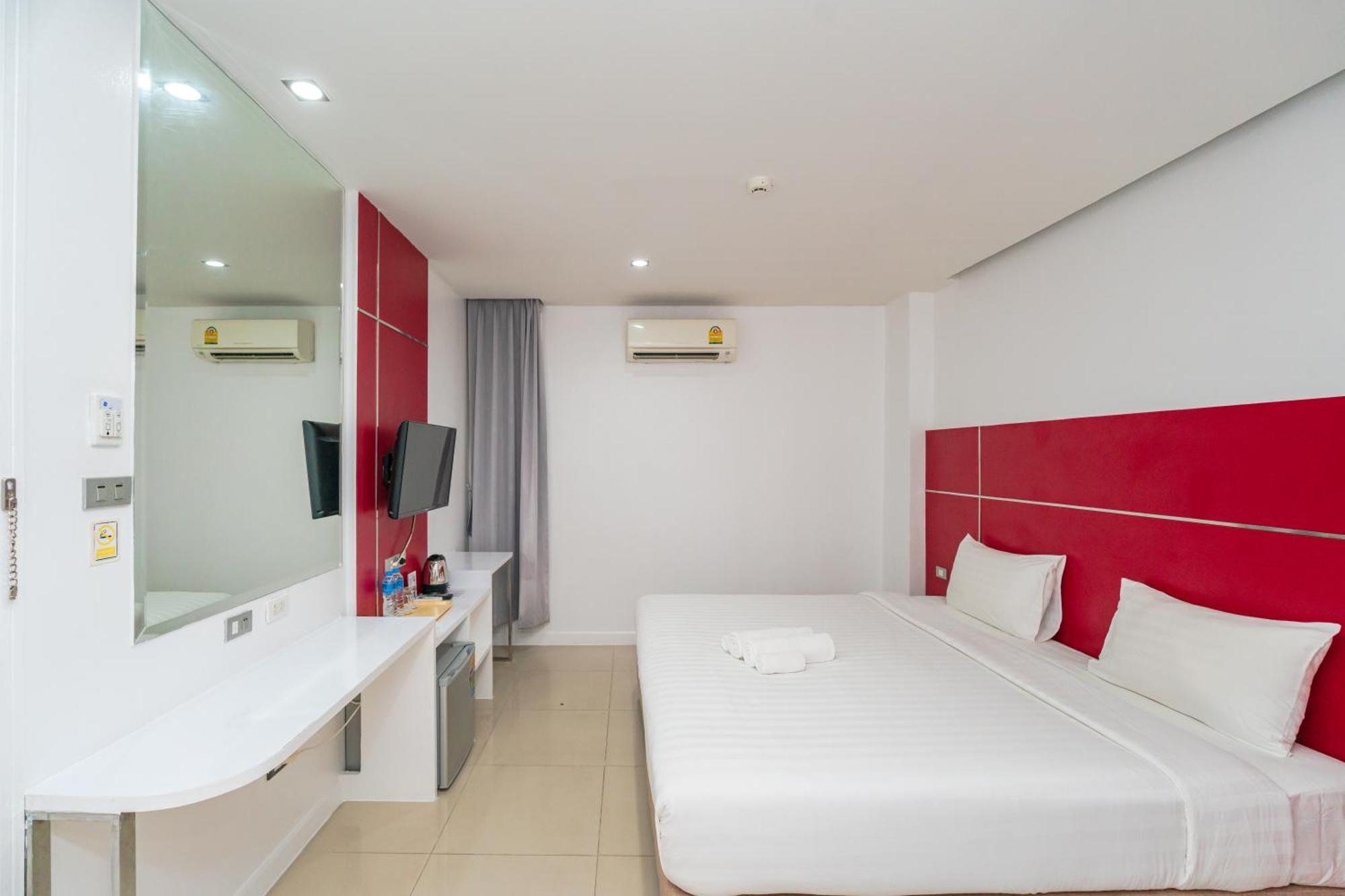Patong Diamond Hotel Екстер'єр фото